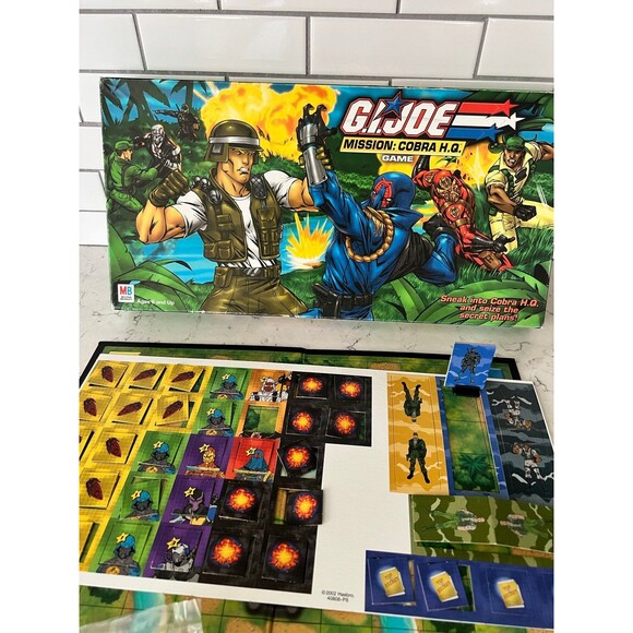 MILTON BRADLEY GI JOE MISSION COBRA HQ BOARD GAME 2002 - Picture 6 of 9
